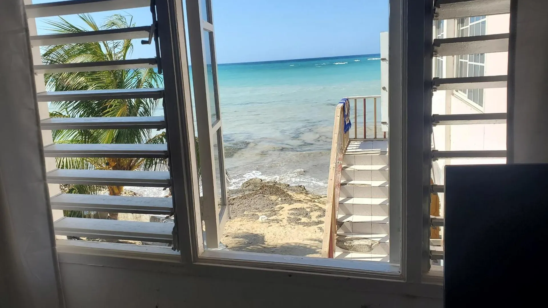 Evelin\'S On The Beach联系方式